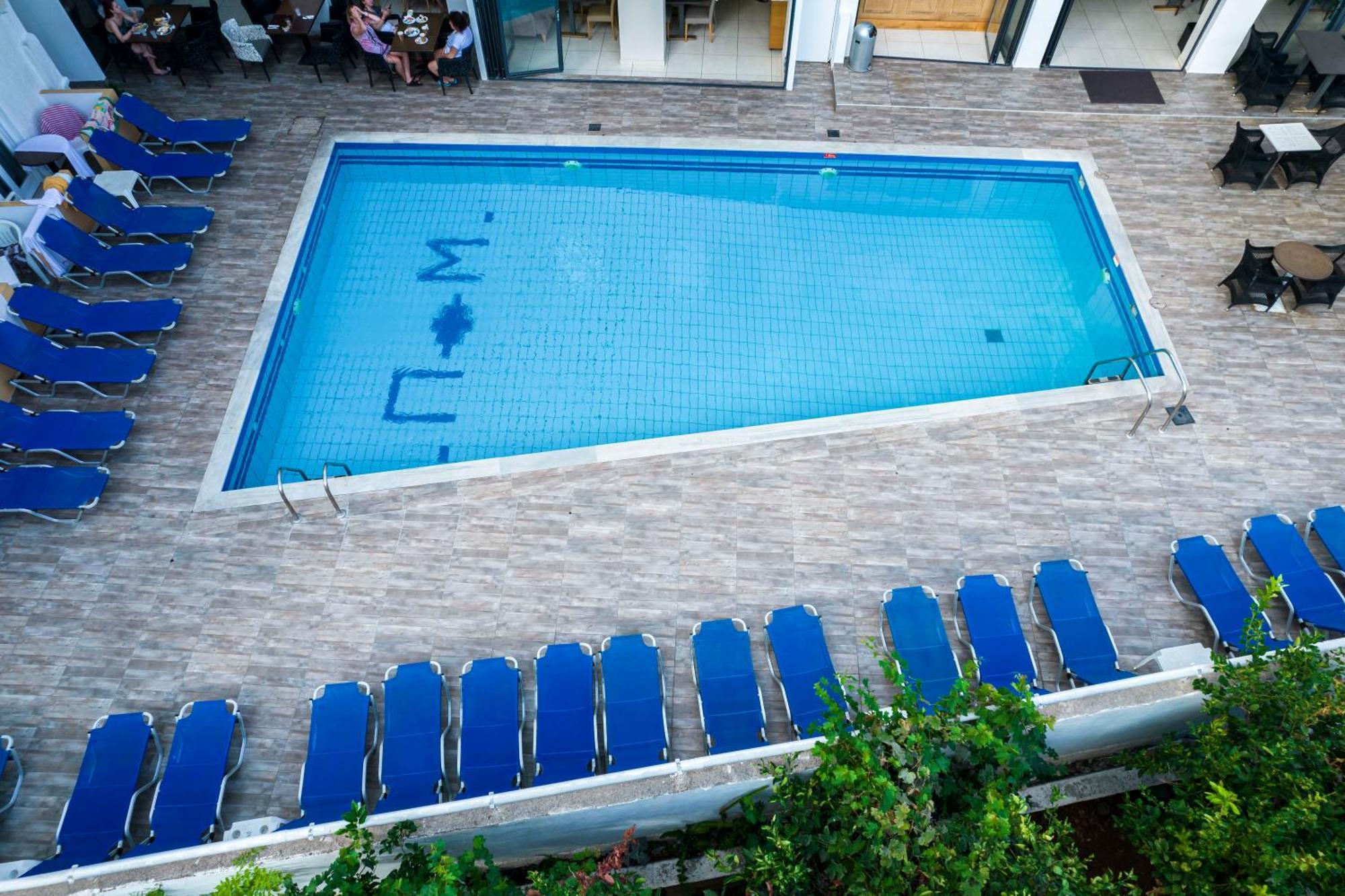הרסוניסוס Pela Maria Hotel (Adults Only) מראה חיצוני תמונה