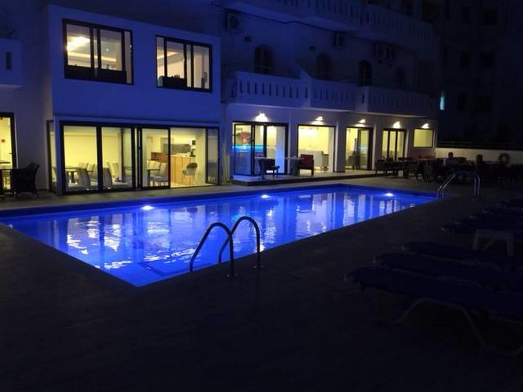 הרסוניסוס Pela Maria Hotel (Adults Only) מראה חיצוני תמונה